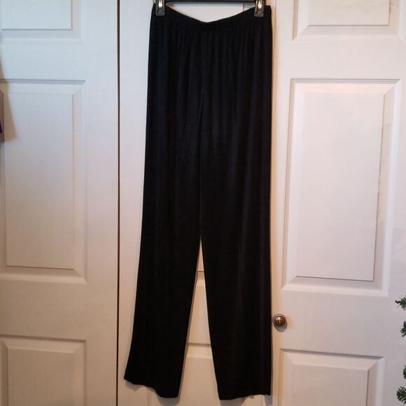 Super Stretchy Black Wide Leg Pants - Picture 3 of 5